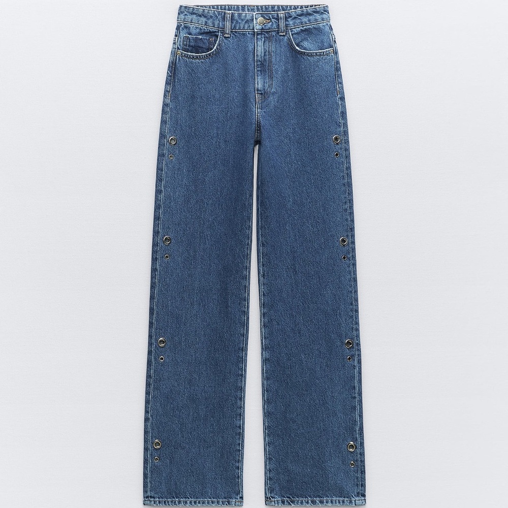 Zara denim jeans w/ side metal rings. Size 27